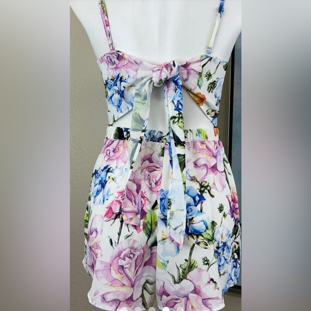 Show Me Your MuMu Floral Romper-sz large - Picture 4 of 8